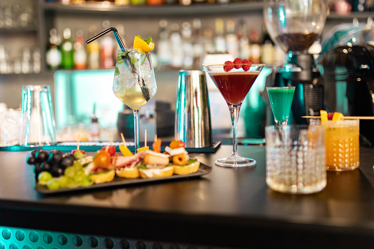 happy hour